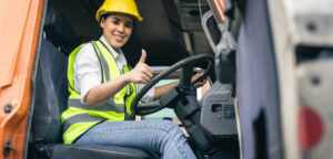 Imagen de apoyo: mujer en un camión